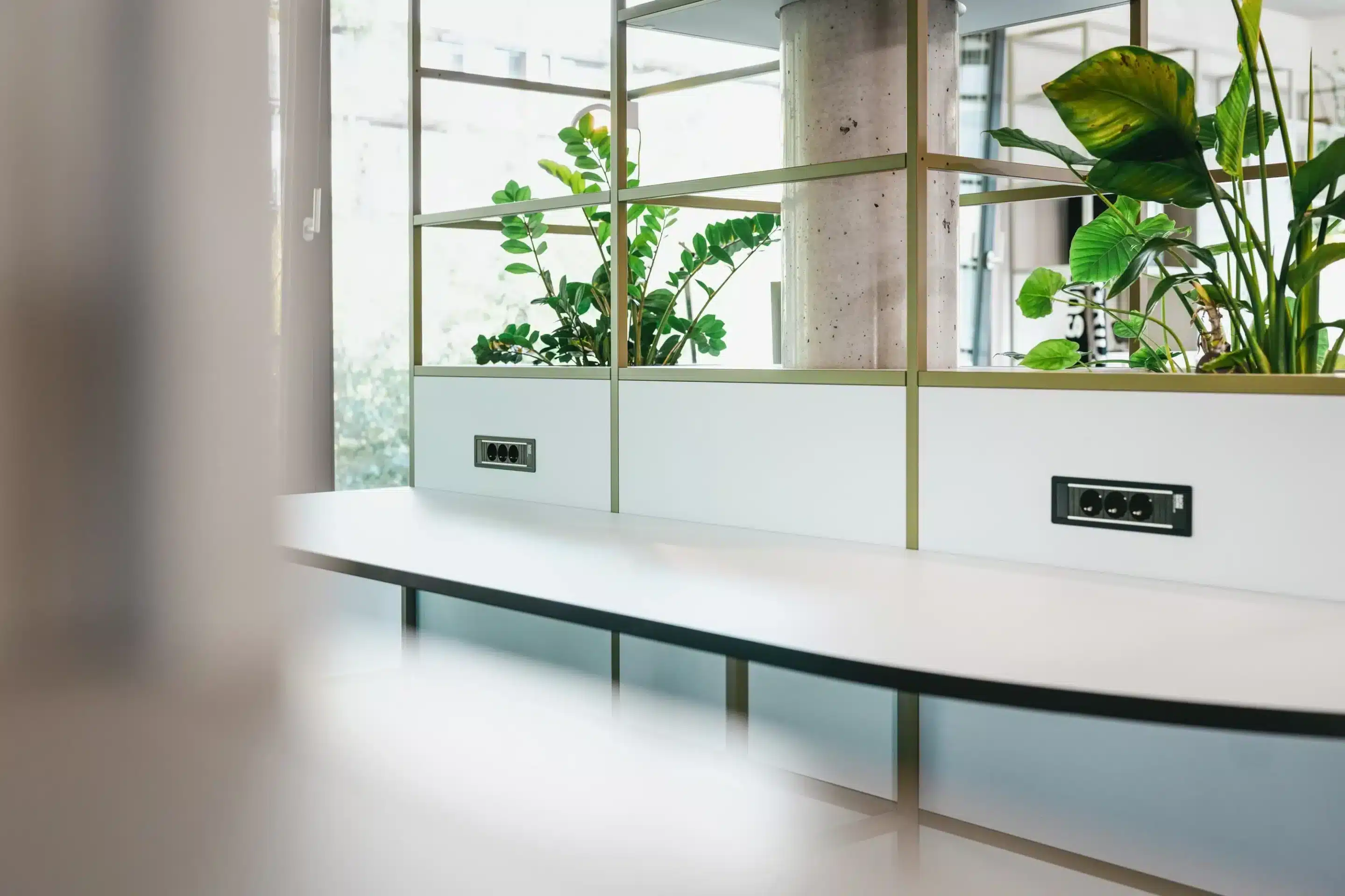 imgi_31_6117_Artis_Patentiert_Verbindungsstueck_50fddbcdf1bc5728890207d304f83f3a SUPERGRID™ Coworking-Insel (Ansicht 7)